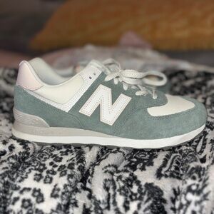 New Balance Women’s Green and White Sneakers